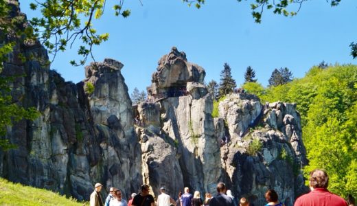 【ドイツの絶景】奇岩エクステルンシュタイネExternsteine｜古代ゲルマン人の聖地