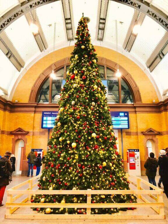 エアフルト中央駅　クリスマスマーケット